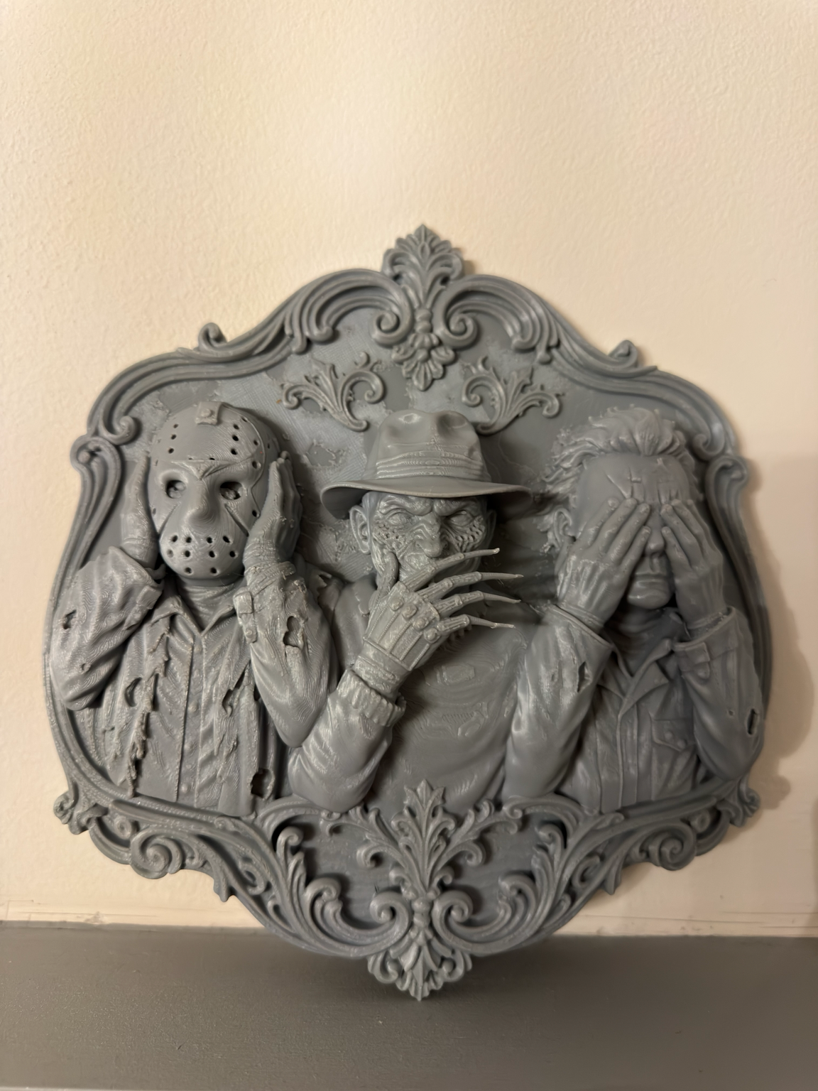 Hear No Evil, See No Evil, Speak No Evil – Horror Halloween Wall Plaque